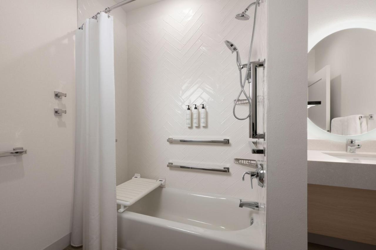 Towneplace Suites By Marriott Dallas ร็อควอลล์ ภายนอก รูปภาพ